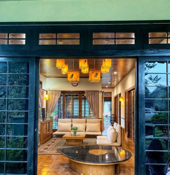 Designer Villa Tokyo Cianjur Extérieur photo