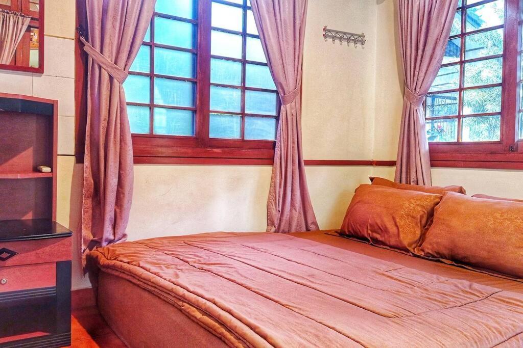 Designer Villa Tokyo Cianjur Extérieur photo