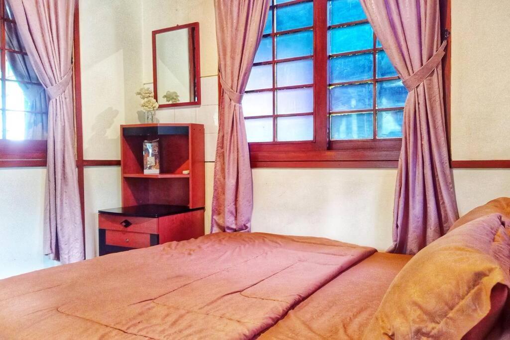 Designer Villa Tokyo Cianjur Extérieur photo
